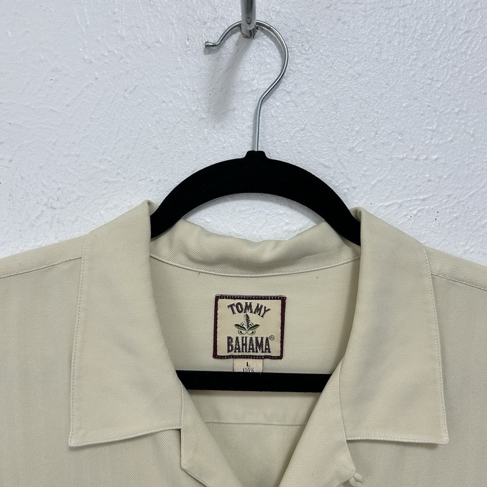 Vintage Tommy Bahama Embroidered 100% Silk Hawaiin Martinis & Bikinis Shirt Sz L - Picture 5 of 12
